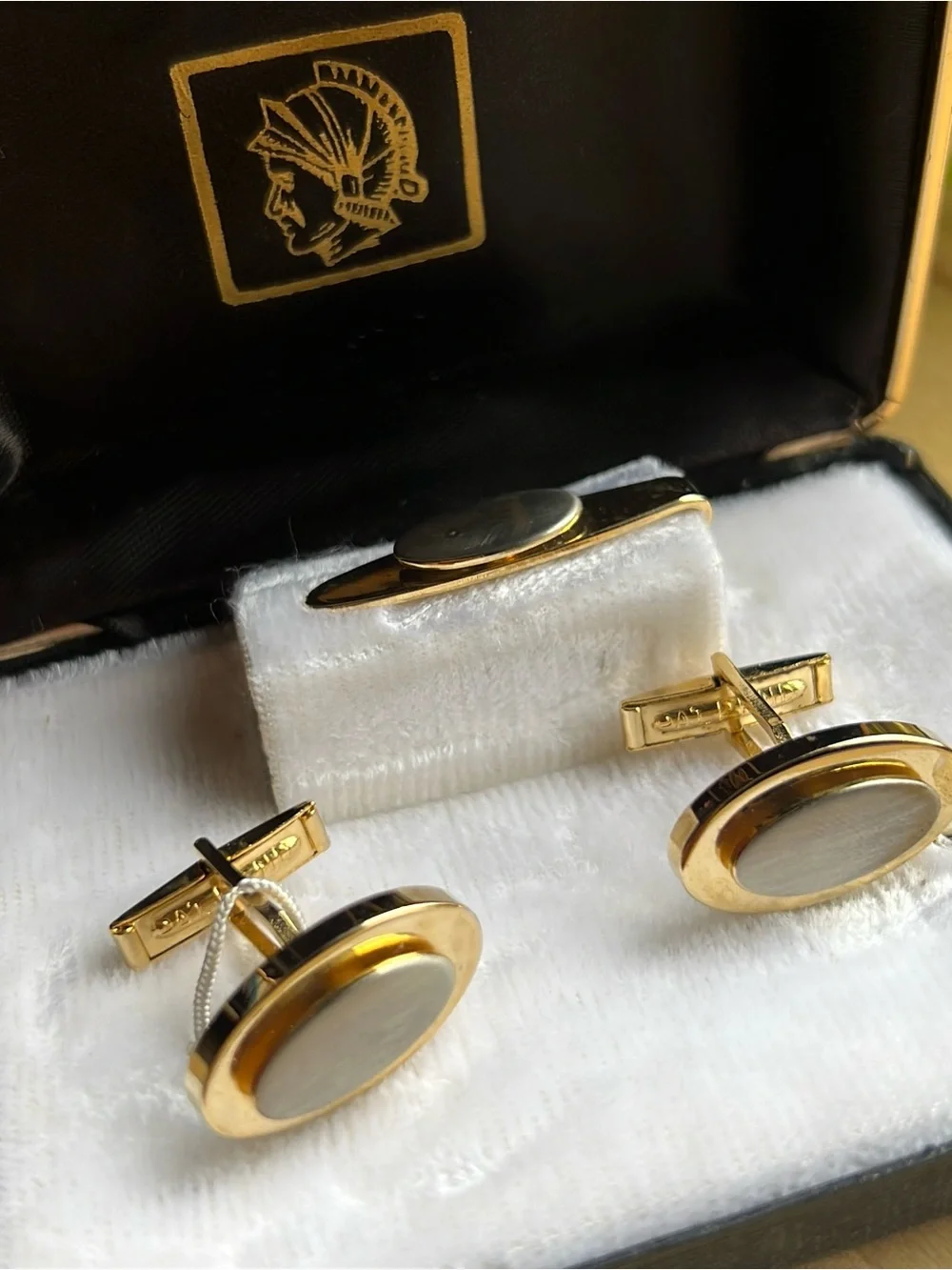 Vintage Menswear Gold & Silver tone Oval cufflinks and a matching tie Bar Set
